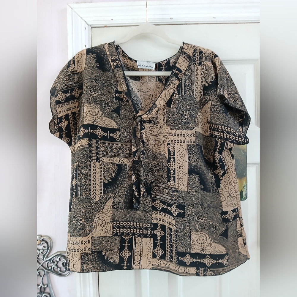 VTG Michele Michele Size  XL Polyerster Top Boxy 22" Pit to pit24" Length Euc